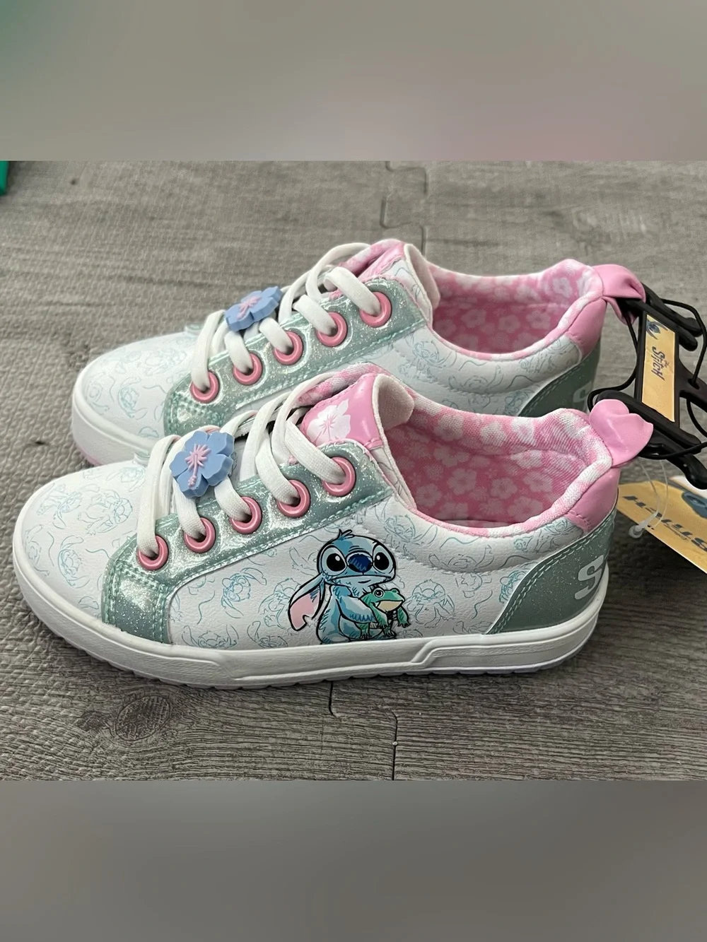 Ground Up Disney Stitch Low Top Lace-Up Unisex Kids Sneaker US 11 White/Pink
